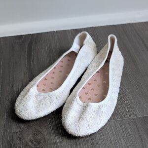 SO White Girls Ballet Flats